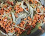 A picture of step 2 of Vorí Vorí Soup.