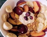 A picture of step 3 of Muesli with Plums and Banana.