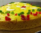 A picture of step 4 of Semolina mango cake.