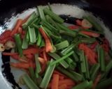 Foto langkah ke 3 dari resep Oseng Batang Kangkung dan wortel.