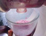 A picture of step 3 of Orange pomegranate juice.