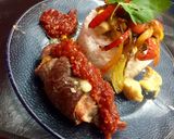 Foto del paso 4 de la receta: Rollito de carne relleno, verduras salteadas con arroz y crutones