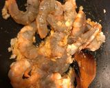 A picture of step 3 of Stir-Fried Garlic Shrimp with Green Beans.