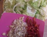 รูปขั้นตอนการทำที่ 2 ของ ผัด ผักกาดขาวใส่หมูสามชั้น ใส่ไข่