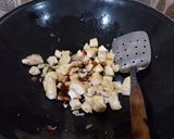 Foto langkah ke 2 dari resep Cah Enoki Tahu.