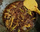 Foto langkah ke 4 dari resep Bebek Bumbu Hitam.