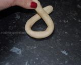A picture of step 4 of Bird Shaped Bread.