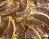 Foto del paso 14 de la receta: Tarta de manzana, con crema pastelera, sobre hojaldre