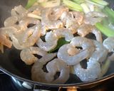Φωτογραφία βήματος 8 της συνταγής Stir-fry udon noodles με γαρίδες, τόφου και μπρόκολο