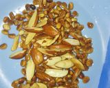 A picture of step 1 of Vermicelli kheer.