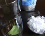 A picture of step 2 of Iced Sencha.