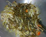 Foto langkah ke 2 dari resep 96. Oseng Cambah Teri Telur Asin.