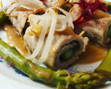 Foto del paso 6 de la receta: Rollitos de carne con trigueros y salsa de cebolla