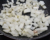Foto del paso 2 de la receta: Macarrones integrales con salsa de champiñones y Cabrales