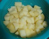 Foto del paso 1 de la receta Ensalada de papas cocidas con palitos de cangrejo, atún y huevo duro