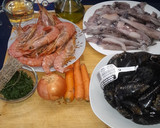 Foto del paso 1 de la receta: Guiso marinero con calamar, gambón y mejillones