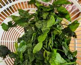 Foto langkah ke 1 dari resep Sayur Bening Katuk Wortel.