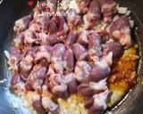 A picture of step 3 of Creamy chicken hearts.