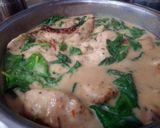 Foto del paso 4 de la receta: Pollo a la Toscana con espinacas y tomates secos