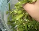 Foto langkah ke 4 dari resep Tumis sayur grendel/bunga genjer.