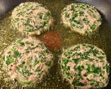 Foto del paso 6 de la receta Hamburguesas de pollo con espinacas