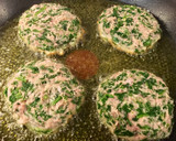 Foto del paso 6 de la receta: Hamburguesas de pollo con espinacas
