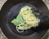 Foto del paso 6 de la receta: 🍝Fideos en salsa de espinaca, ajo y queso crema con castañas de cajú y (falso) huevo poché 🍝