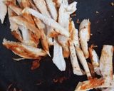 Foto del paso 5 de la receta: Spaghetti, sin gluten, con pechuga de pollo, cebollín, zanahoria, hinojo, huevo revuelto y más