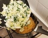 A picture of step 7 of Cheesy leek and spinach pasta.