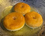 Foto langkah ke 6 dari resep 460. Donat Maizena.