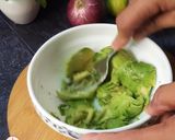A picture of step 1 of Guacamole.