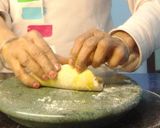 A picture of step 2 of Green Peas Paratha.