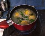Foto langkah ke 2 dari resep Sayur Bening Bayam & Jagung.
