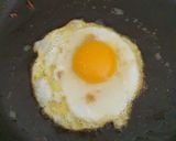 Foto langkah ke 2 dari resep Telur Ceplok.