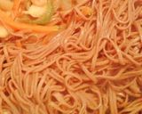 Foto del paso 5 de la receta: Pollo con almendras y fideos soba