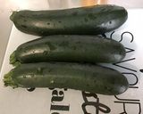 Une image de l'étape 1 de Courgettes épicées aux minis saucisses.