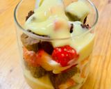A picture of step 2 of Quick Dessert with Leftover Sponge Cake and Fruits.