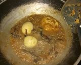 Foto langkah ke 4 dari resep Semur ikan gabus dan telur.