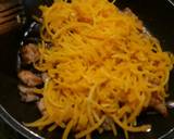 Foto del paso 3 de la receta Espaguetis de calabaza con pollo y setas