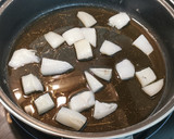 Foto del paso 3 de la receta: Guiso de Sepia con Albóndigas a la Catalana