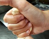 Foto del paso 8 de la receta: Medialunas de grasa y facturas