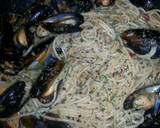 Garlic Mussels recipe step 4 photo
