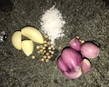 Foto langkah ke 1 dari resep Sop tulang ayam.