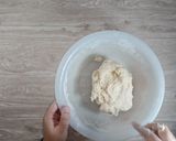 Foto langkah ke 2 dari resep Korean Garlic Cream Cheese Bread.