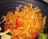 A picture of step 4 of Raw Papaya salad.