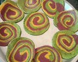 कलरफुल पूरी colourful Puri रेसिपी चरण 4 फोटो