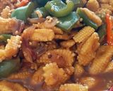 Foto langkah ke 3 dari resep Tumis jagung muda paprika.