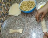A picture of step 4 of Spaghetti wraps.