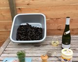 A picture of step 1 of Grilled Mussels Marinière.