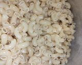A picture of step 1 of Masala Macroni.